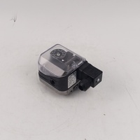 Interruptor de Presión de Gas Kromschroder DG50U-6 84447351 IP54 con Enchufe Estándar Integrado