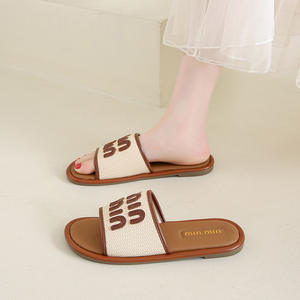 2026 Summer Designer <b>Women</b> slippers Beach Flat Ladies Luxury <b>Sandals</b> Fashion Rubber Designer Famous Brand slippers for <b>Women</b> - Product Image 2