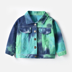 Chaqueta vaquera lavada y rasgada con efecto tie-dye rosa, azul y morado para niños pequeños, con cuello de solapa, para primavera y otoño, estilo casual diario. - Product Image 2