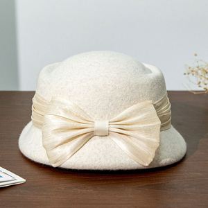 A120604 Chapeau en feutre 100% laine pour femme, couleur unie, béret élégant à bord incurvé, chapeau décontracté avec fleur et nœud - Product Image 2