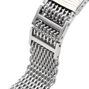 <span class=keywords><strong>Bracelet</strong></span> <span class=keywords><strong>de</strong></span> chaîne en métal <span class=keywords><strong>de</strong></span> maille <span class=keywords><strong>de</strong></span> requin en acier inoxydable <span class=keywords><strong>de</strong></span> qualité supérieure 20 22 24mm <span class=keywords><strong>boucle</strong></span> <span class=keywords><strong>de</strong></span> déploiement <span class=keywords><strong>Bracelet</strong></span> <span class=keywords><strong>de</strong></span> <span class=keywords><strong>montre</strong></span> milanais <span class=keywords><strong>Bracelet</strong></span> réglable - Product Image 3