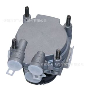 Valve de protection à quatre circuits 9370112050 410359005 pour système de freinage pneumatique de véhicule utilitaire - Product Image 1