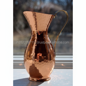 เหยือกทองแดงพรีเมี่ยมที่มีผิวเงางามเรียบเพิ่มความหรูหราให้กับโต๊ะช่วยเพิ่มสุขภาพด้วยน้ำผสมทองแดง - Product Image 1