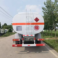 Camion-citerne Sinotruk Howo NX 8x4 12 roues pour distribution de carburant, citerne en acier au carbone, camion-citerne mobile pour distribution d'huile en carrière