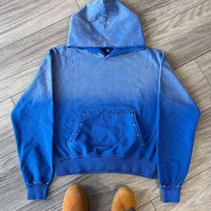 เสื้อทรงบ็อกซี่ครอป ผ้าฝ้ายเนื้อหนัก 100% ประดับด้วยคริสตัล ตกแต่งไหล่ตก ผ้าเฟรนช์เทอร์รี่ พิมพ์ลาย เป็นมิตรต่อสิ่งแวดล้อม ระบายอากาศได้ดี สไตล์วินเทจ ดีไซน์ขาดๆ - Product Image 1