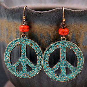 Boucles d'oreilles pendantes en alliage avec signe de paix vintage pour femmes, plaqué bronze antique avec patine turquoise, style bohème, bijoux tendance - Product Image 1