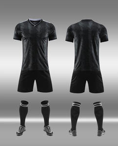 Maglia da Calcio Retrò Iniesta Thailandia 25/26, Jersey da Calcio con Stampa a Sublimazione 100% Poliestere, Maniche Corte, Logo Frontale, Servizio OEM - Product Image 2