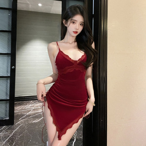 เลมอน สตอรี่ ลูกไม้กำมะหยี่ชุดนอนผู้หญิงแขนกุดชุดนอนเซ็กซี่ชุดนอนแบบไม่มีหลังชุดอยู่บ้านเนื้อนุ่มสีแดง - Product Image 1
