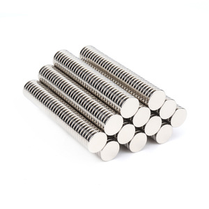 Mini imanes finos de neodimio N35 N52 personalizados, imán fuerte <span class=keywords><strong>D</strong></span> 1x1mm 2x2mm 3x3mm 6x1mm 10x2mm, cilindro de disco pequeño, materiales magnéticos - Product Image 1