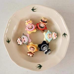 En stock 100% authentique 8 pièces/boîte Série Happy Sunday Boîte mystère Mignonne poupée en peluche PVC Dimoo Animal Porte-clés Pendentif Cadeau pour enfants - Product Image 3