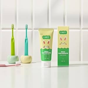 Pasta de dientes segura y eficaz para niños y bebés con un suave sabor a manzana para el cuidado bucal temprano - Product Image 4