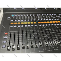 Console numérique M32 en promotion pour le direct et le studio, avec 32 préamplis micro et 25 bus de mixage