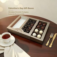 Boîte d'emballage alimentaire en papier pliable pour chocolats et truffes, avec tiroir coulissant transparent en PVC et logo doré personnalisé