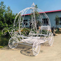 2026 Spot Direct Grands ornements, Décoration de voiture Princesse, Arche de mariage européenne, Accessoires en fer, Coffre au trésor, Voiture citrouille