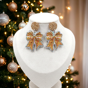 Boucles d'oreilles pendantes en acrylique découpé au laser, motif nœud de pain d'épices de Noël, avec paillettes dorées, bijoux festifs de vacances, vente en gros en vrac - Product Image 4