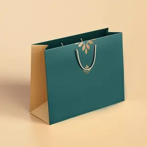 Borsa di imballaggio cosmetici con manico Set trucco personalizzato sacchetti di carta di lusso sacchetti di imballaggio per la cura della pelle