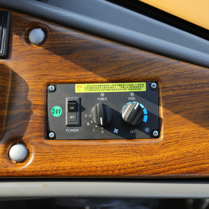 รถตักล้อยางขนาดเล็ก 2.5 ตัน ขับเคลื่อน 4 ล้อ ระบบไฮดรอลิก พร้อมบุ้งกี๋ 4 in 1 สำหรับงานฟาร์ม สวน และงานวิศวกรรมขนาดเล็ก - Product Image 3