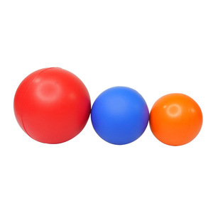 Balle anti-stress en mousse PU rouge de 5/7 cm, jouet sensoriel en éponge pour la préhension manuelle - Product Image 3