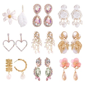 Fashion <strong>Gold</strong> Hanging <strong>Dangle</strong> Drop <strong>Earrings</strong> Statement Jewelry Crystal Flower <strong>Earrings</strong> for Women - Product Image 2