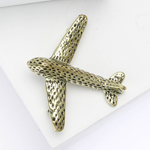 Broche élégante en alliage créatif, nouvelle mode, pour femmes, banquet, haut de gamme, cadeau de luxe léger, bijoux, manteau, cardigan, épingle à col - Product Image 5