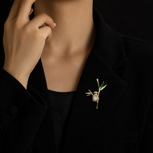 Muyu Panda Brooch Zinc Alloy Micro Insert Animal Shape Women's Fashion Pin Gift - Product Image 4