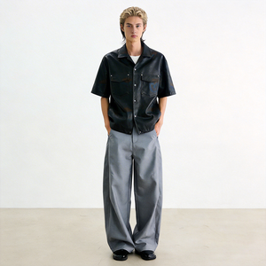 Giacche da uomo in <span class=keywords><strong>ecopelle</strong></span> ricamate personalizzate stile streetwear casual, con tasche sul petto, tinta unita, modello a campana, tipo cargo, in similpelle - Product Image 2