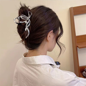 ปิ่นปักผมรูปโบว์ไข่มุกสำหรับติดด้านหลังที่หนีบ<span class=keywords><strong>ผม</strong></span>กิ๊บติดโบว์ที่หนีบ<span class=keywords><strong>ผม</strong></span>ทรงฉลามสำหรับผมเครื่องประดับ<span class=keywords><strong>ผม</strong></span>โลหะแบบเกาหลี - Product Image 3