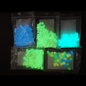 Puces <span class=keywords><strong>de</strong></span> <span class=keywords><strong>verre</strong></span> qui brillent dans le noir - Product Image 6