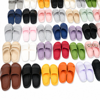 Calzado al por mayor de fábrica: Exceso de stock para distribuidor en Chile, 40HQ, pantuflas para adultos, nuevas, embalaje original, proveedor de stock.