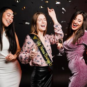 Grande Écharpe d'Anniversaire Zodiaque Taureau avec Feuille d'Or, Écharpe Noire pour Anniversaire Taureau, Horoscope Avril Mai, Astrologie - Product Image 4