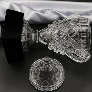 Vente en gros Trophée <span class=keywords><strong>de</strong></span> cristal Boucliers <span class=keywords><strong>de</strong></span> verre/Trophées et médailles <span class=keywords><strong>de</strong></span> cristal/Trophée <span class=keywords><strong>de</strong></span> la <span class=keywords><strong>coupe</strong></span> <span class=keywords><strong>de</strong></span> cristal k9 - Product Image 5