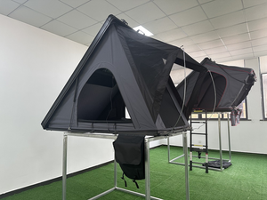 Tente de toit extérieure étanche pour 4 <span class=keywords><strong>personnes</strong></span> SUV en alliage d'aluminium Tente de toit triangulaire à coque dure pour <span class=keywords><strong>camping</strong></span> électrique Tente de toit pour voiture bon marché - Product Image 6