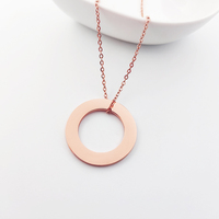 Collier tendance avec pendentif rond en acier inoxydable, pendentif rond sans ternissement, colliers plaqués or 18 carats