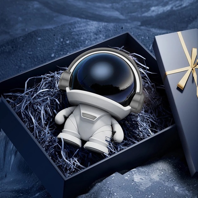 Newest Stylish Ornament Astronaut BT Music Player Home System Subwoofer Rechargeable Loudspeaker Portable Mini Wireless Speaker