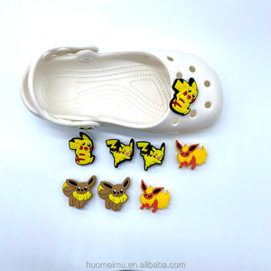 Zapatos <span class=keywords><strong>de</strong></span> <span class=keywords><strong>Pikachu</strong></span> y Flores para Zapatos, Moda Nueva, Diseño <span class=keywords><strong>de</strong></span> Dibujos Animados, Lindos, Unisex, Duraderos, Desmontables - Product Image 5