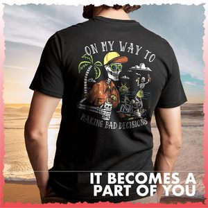 Camiseta Vintage con Estampado 'Salty Bones on My Way to Making Bad Decisions', 100% Algodón Hilado en Anillo, Corte Clásico, Estampado en China - Product Image 5