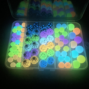Nuevas Cuentas de Silicona con Estampado de Calavera de Araña de Halloween, 95 Piezas/caja, 10mm/12mm/15mm, Brillan en la Oscuridad, para Hacer Pulseras y Manualidades con Bolígrafos - Product Image 1