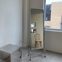 Miroir sur pied mobile pleine longueur en acier inoxydable argenté moderne 2025 – Vente en gros, personnalisable, tendance, pour usage domestique quotidien