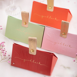 กล่องของขวัญสีเขียวแข็งแรงพร้อมฝาปิดแม่เหล็กสีทอง ปั๊มร้อนลายขอบคุณ ดีไซน์สวยงาม กระดาษอาร์ต รูปทรงสี่เหลี่ยมผืนผ้า บรรจุภัณฑ์งานฝีมือคุณภาพสูง - Product Image 3