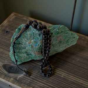 Perles de prière en corne de buffle écologiques, artisanat naturel, perles de prière artisanales pour la méditation, la dévotion et la tradition. - Product Image 3