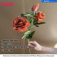 DC329 Vente en gros de roses artificielles multi-têtes en terre cuite, toucher réaliste, aspect humide, pour arrangements floraux de mariage d'automne