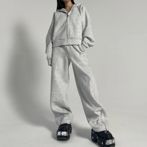Ensemble de survêtement pour femmes avec veste à capuche zippée à manches longues et pantalon de survêtement ample pour la course à pied, le fitness et l'entraînement en extérieur - Product Image 3