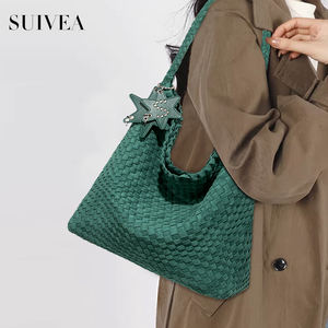 Women's Bucket Bag Plush Fabric Tote Bag Large Capacity Tote Trending Star Charm Shoulder Bag Fashionable Casual Crossbody Bag - Product Image 5