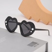 Nouvelles lunettes de soleil pour enfants, design mignon de cœur en pierres précieuses, mode, colorées, protection UV, lunettes de soleil pour enfants