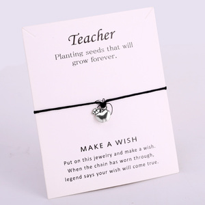 Il braccialetto del regalo del giorno dell'insegnante del produttore insegna il fascino della mela fa un braccialetto della carta dei desideri per l'insegnante - Product Image 1