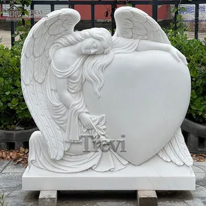 Grande angelo in pietra naturale bianca con lapidi e monumenti in marmo a cuore in vendita