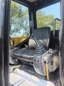 รถขุดขนาดเล็ก Caterpillar 308 CAT 308 CAT 308C ของแท้จากญี่ปุ่น รถตีนตะขาบมือสอง 8 ตัน พร้อมหัวเจาะ ได้รับการรับรองมาตรฐาน CE - Product Image 6