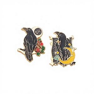 Pins de Esmalte Suave Personalizados de Fábrica, Insignias de Metal de Aleación de Zinc con Diseño de Pájaro Mágico, Pins de Solapa - Product Image 1