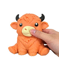 Balles anti-stress géantes en forme de vache des Highlands - Jouet à presser pour adultes, jouet squishy à remontée lente pour soulager le stress