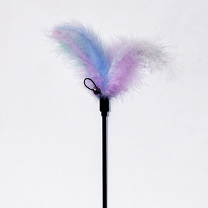 Juguete interactivo para gatos con plumas de mango largo, diseño colorido y patrón sólido, artefacto de autoentretenimiento para gatos - Product Image 5